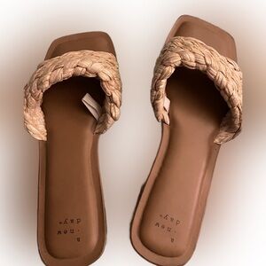 A new day in straw sandals! So cute! Discount ended!